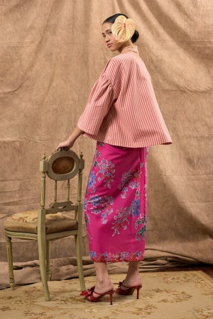 AMAYA BATIK SKIRT IN FUCHSIA AND RED